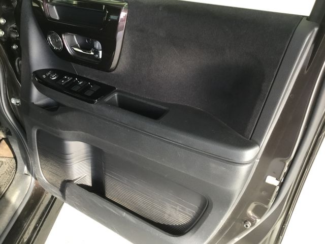 Honda N BOX CUSTOM 2018-03 181391-9