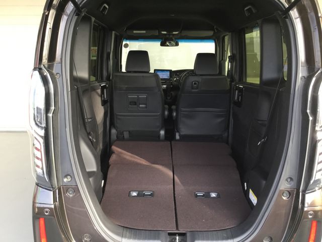 Honda N BOX CUSTOM 2018-03 181391-28