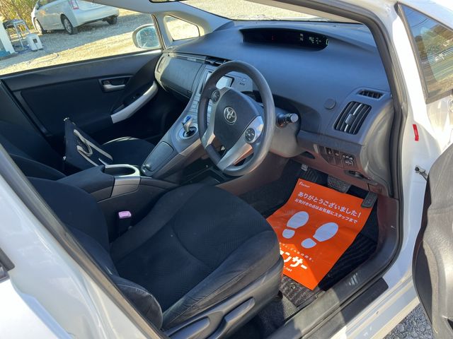 Toyota PRIUS 2012-11 191896-1