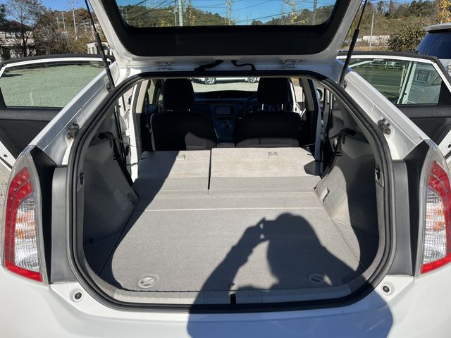 Toyota PRIUS 2012-11 191896-12