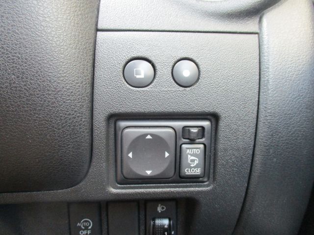 Nissan MARCH 2013-08 1006-17