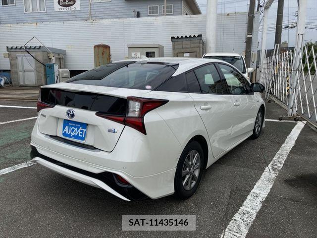 Toyota PRIUS 2019-01 350799-1
