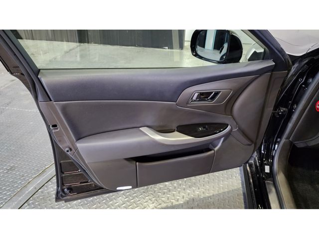 Toyota CROWN SEDAN 2012-06 8107-26