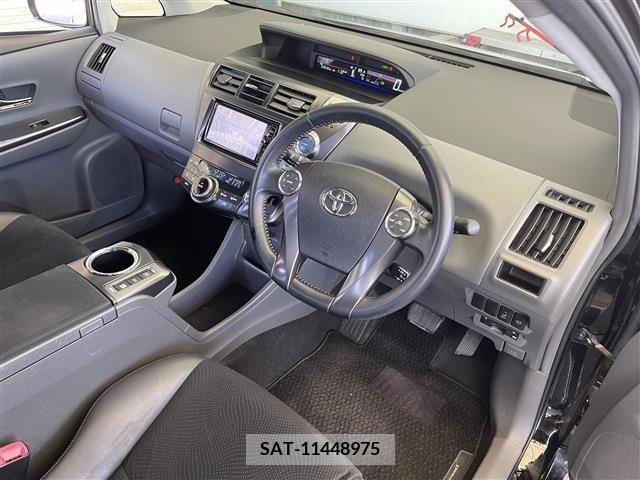 Toyota PRIUS ALPHA 2014-10 283463-6