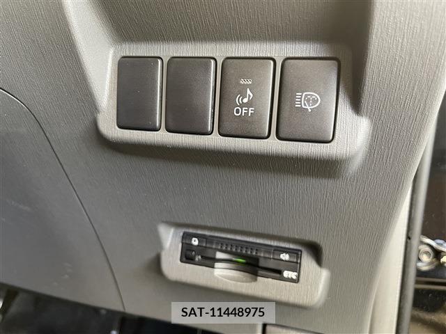 Toyota PRIUS ALPHA 2014-10 283463-7