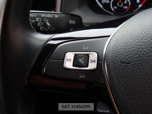 VolksWagen POLO 2018-10 320339-15