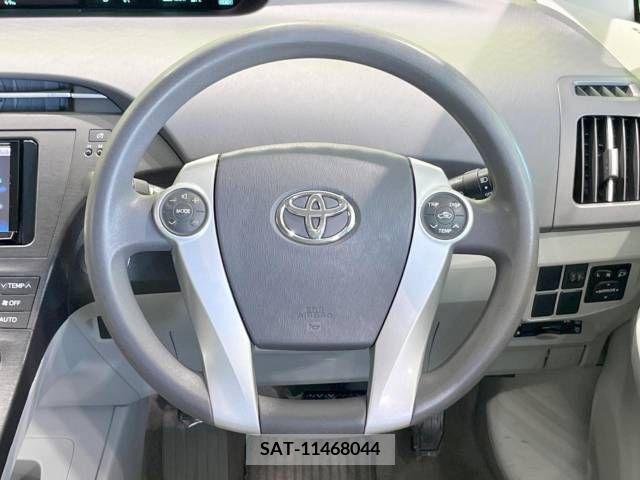Toyota PRIUS 2011-01 322112-11