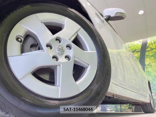 Toyota PRIUS 2011-01 322112-13