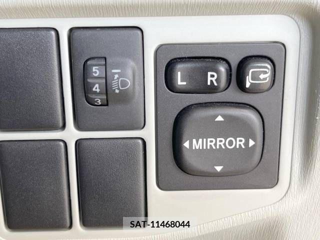 Toyota PRIUS 2011-01 322112-7