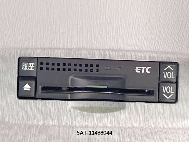 Toyota PRIUS 2011-01 322112-4
