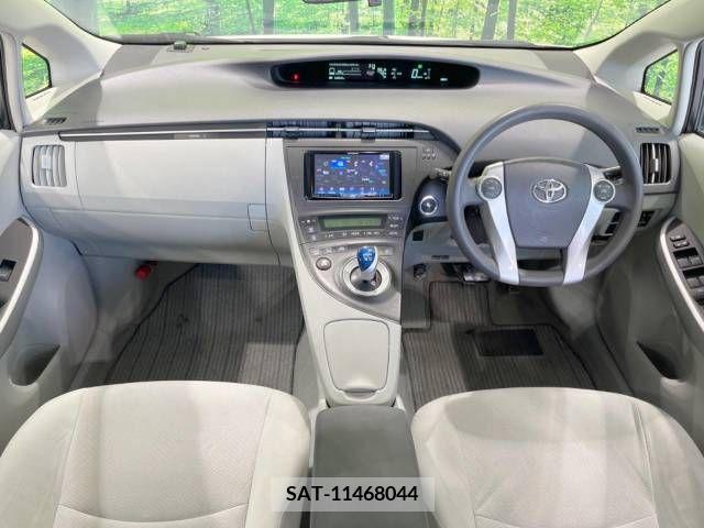 Toyota PRIUS 2011-01 322112-1