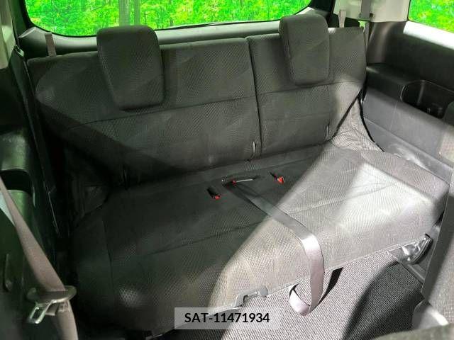 Honda e 2010-06 248399-10