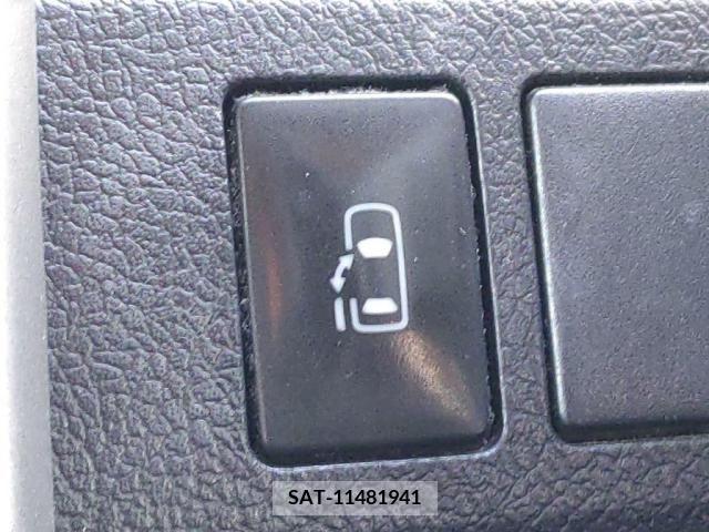Toyota VOXY 2013-02 248537-14