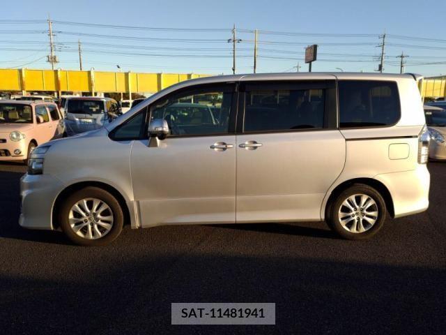 Toyota VOXY 2013-02 248537-11