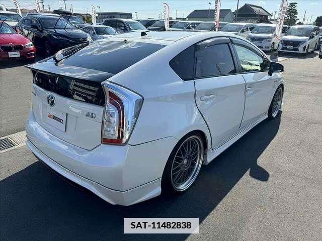 Toyota PRIUS 2013-11 366605-14