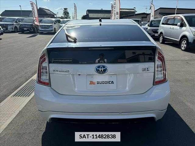 Toyota PRIUS 2013-11 366605-13