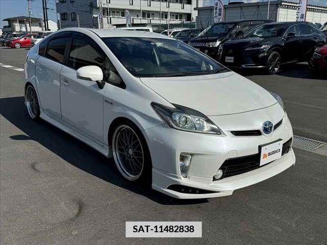 Toyota PRIUS 2013-11 366605-7