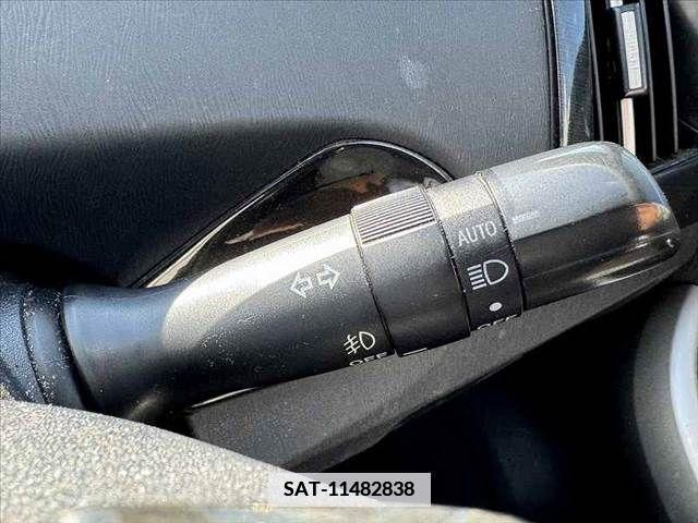 Toyota PRIUS 2013-11 366605-23