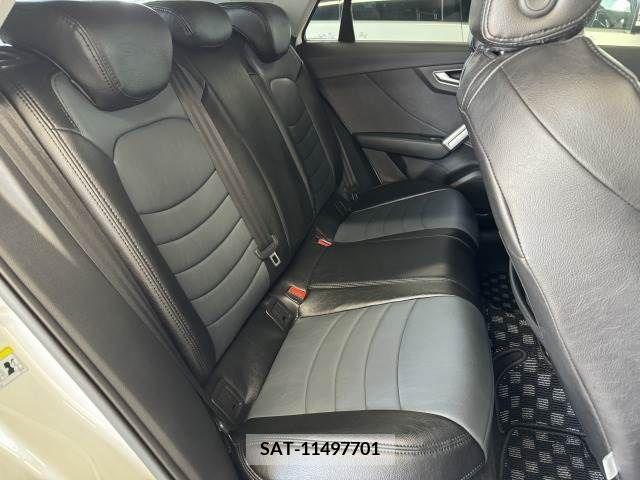 Audi Q2 2017-08 376769-5