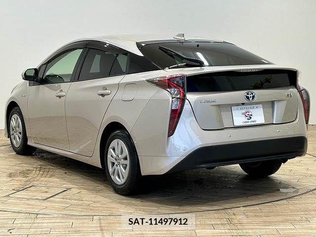 Toyota PRIUS 2018-08 246730-14