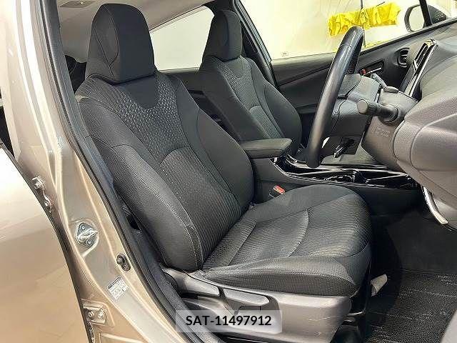 Toyota PRIUS 2018-08 246730-9