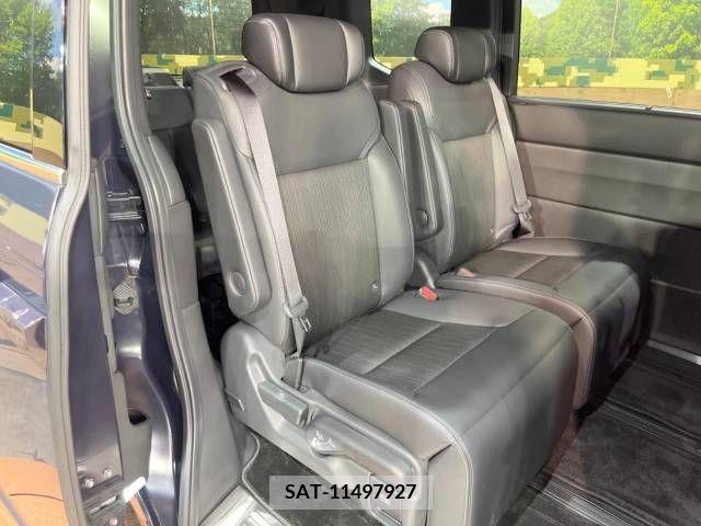 Honda e 2023-05 351236-10