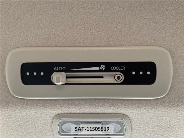 Nissan SERENA 2023-03 209065-27