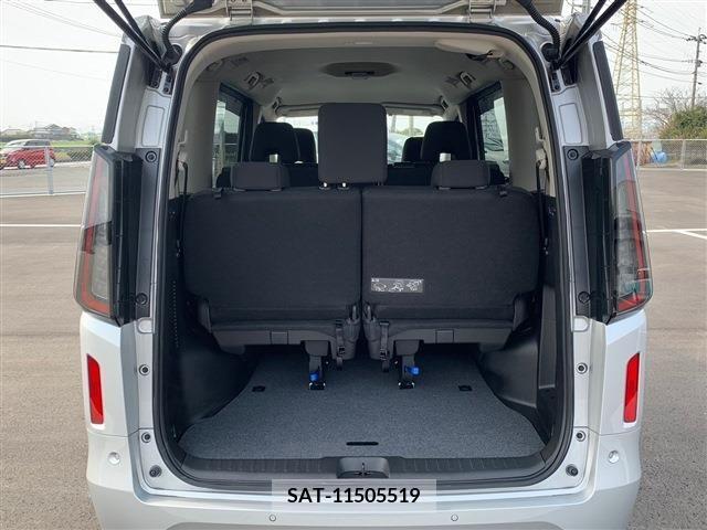 Nissan SERENA 2023-03 209065-25