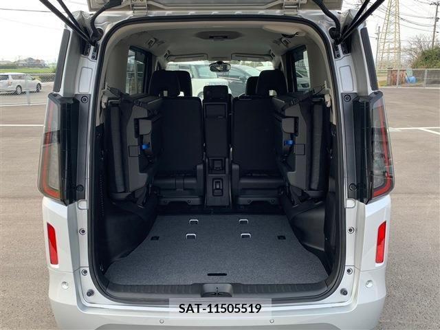 Nissan SERENA 2023-03 209065-26
