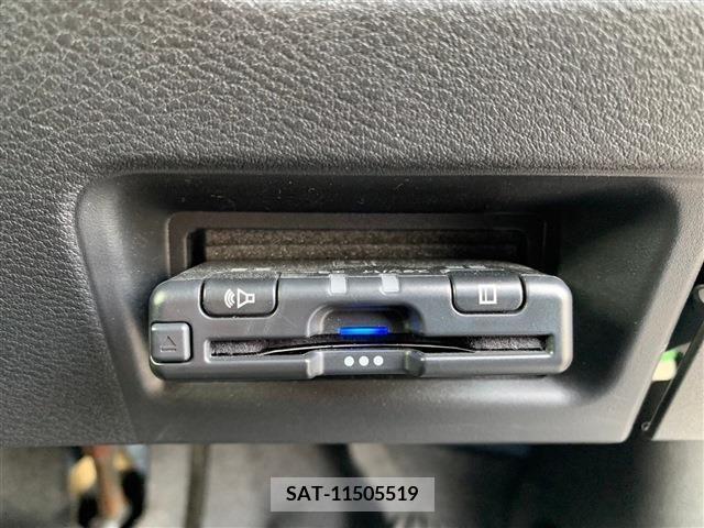 Nissan SERENA 2023-03 209065-18