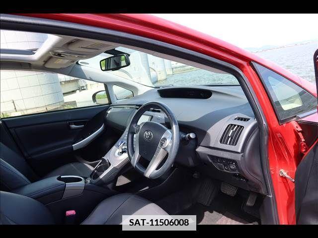 Toyota PRIUS 2013-07 366679-10