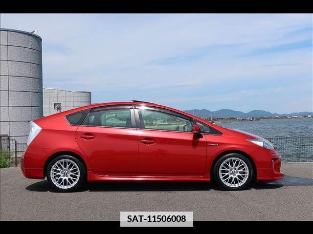 Toyota PRIUS 2013-07 366679-6