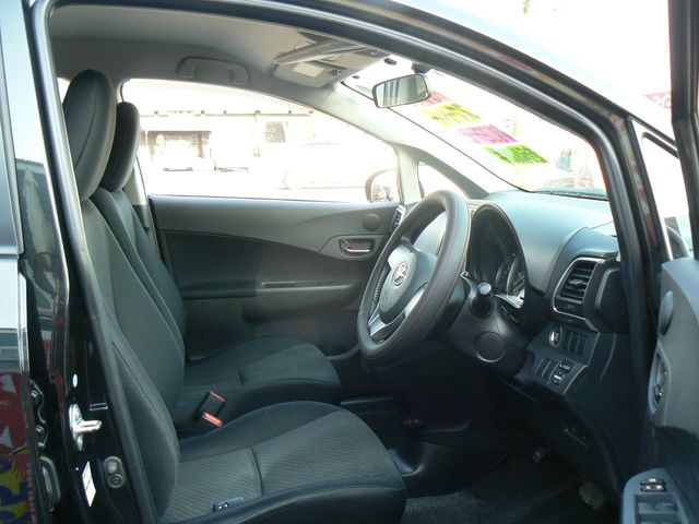 Toyota RACTIS 2011-01 1308-5