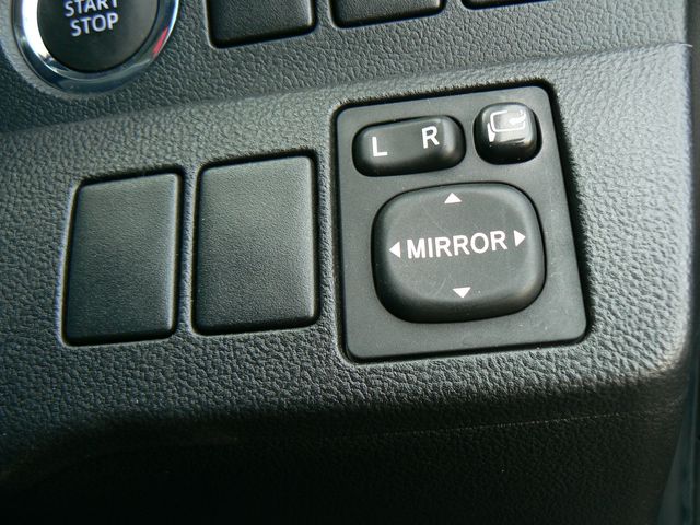 Toyota RACTIS 2011-01 1308-13