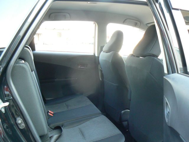 Toyota RACTIS 2011-01 1308-6