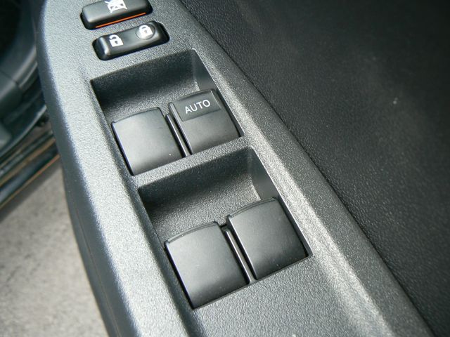 Toyota RACTIS 2011-01 1308-12