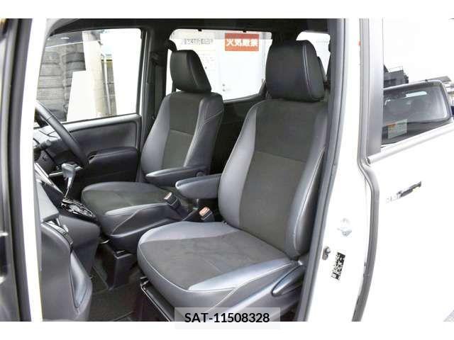 Toyota NOAH 2019-11 374470-12