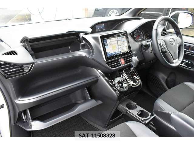Toyota NOAH 2019-11 374470-11