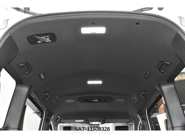 Toyota NOAH 2019-11 374470-17
