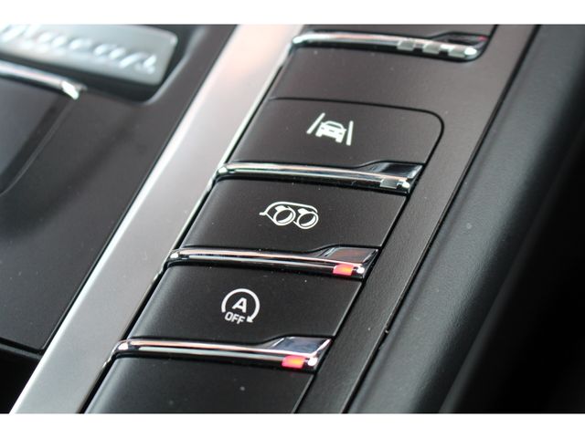 Porsche MACAN 2020-08 6406-19