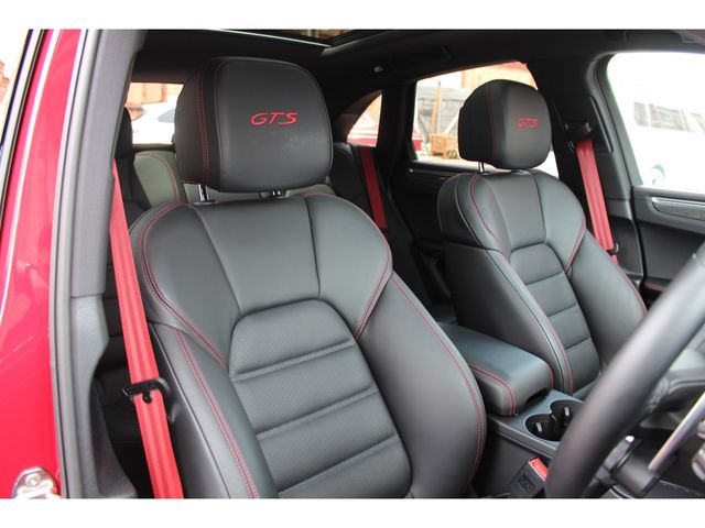 Porsche MACAN 2020-08 6406-9
