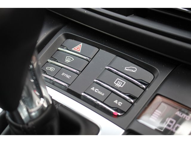 Porsche MACAN 2020-08 6406-20