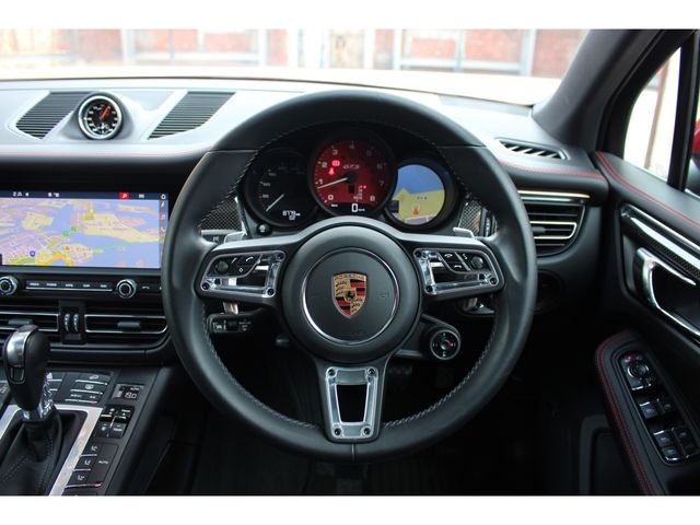 Porsche MACAN 2020-08 6406-10