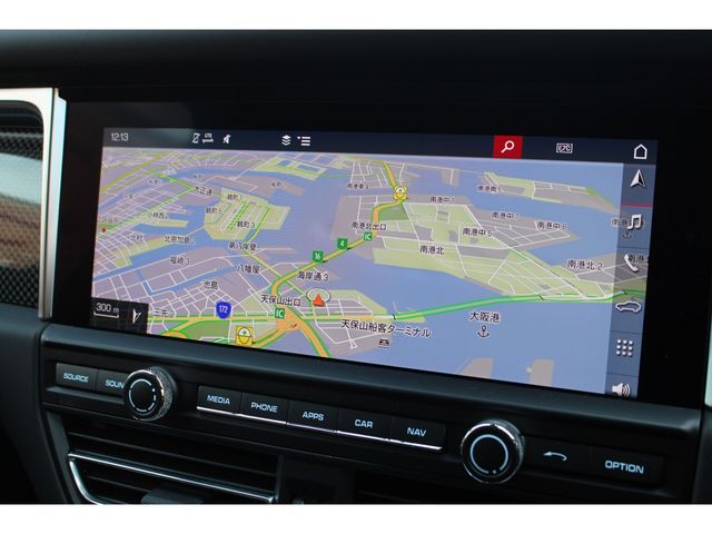 Porsche MACAN 2020-08 6406-16