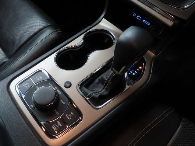 Jeep GRAND CHEROKEE 2018-03 8886-16