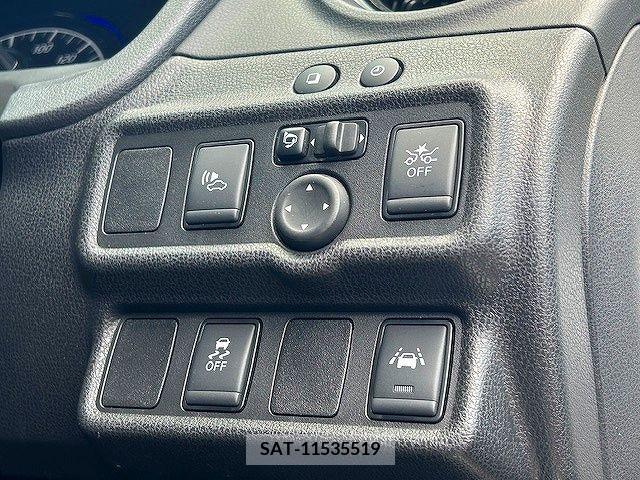 Nissan NOTE 2019-04 365402-16