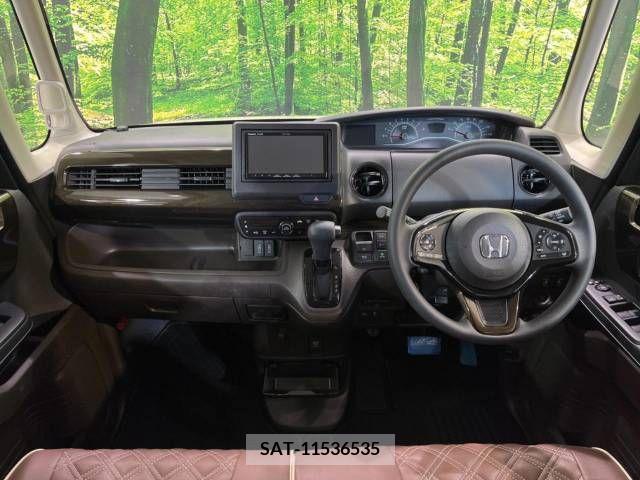Honda N BOX 2022-04 278535-1