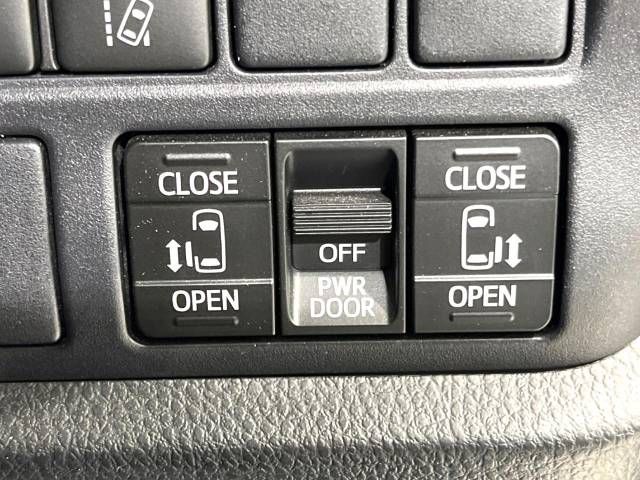 Toyota VOXY 2019-05 10213-5