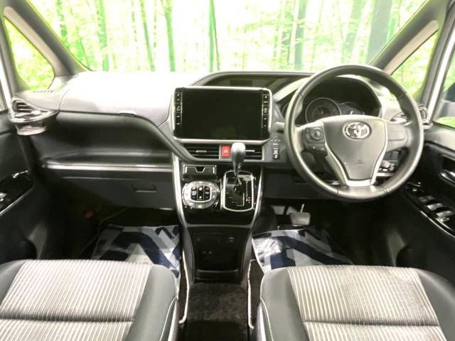 Toyota VOXY 2019-05 10213-1