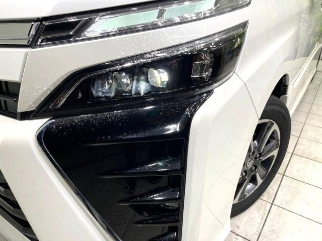 Toyota VOXY 2019-05 10213-13